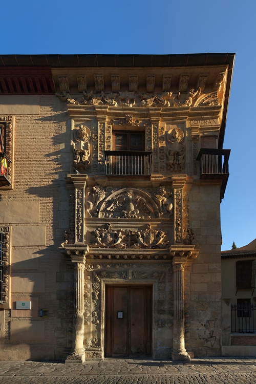 Fachada amanecer, Casa de Castril, Museo Arqueológico, Granada (España)